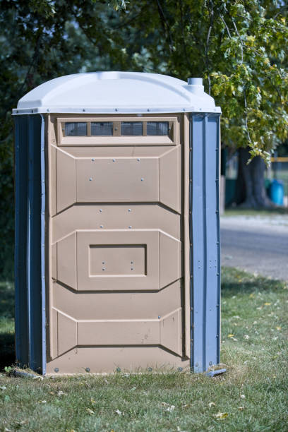 Best Portable restroom trailer rental  in Wellington, TX